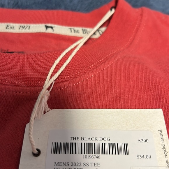 Black dog 2022 T-Shirt Size small - Picture 2 of 3